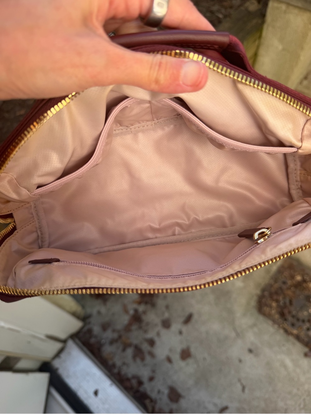 Stunning and rare Tumi Women's Burgundy Voyageur Bag with Gold Hardware - Picture 6 of 8